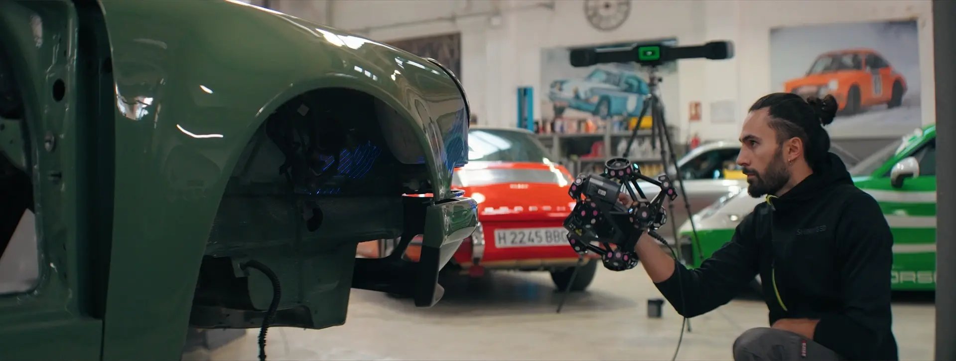 3D scanning the classic car with FreeScan Trak ProW