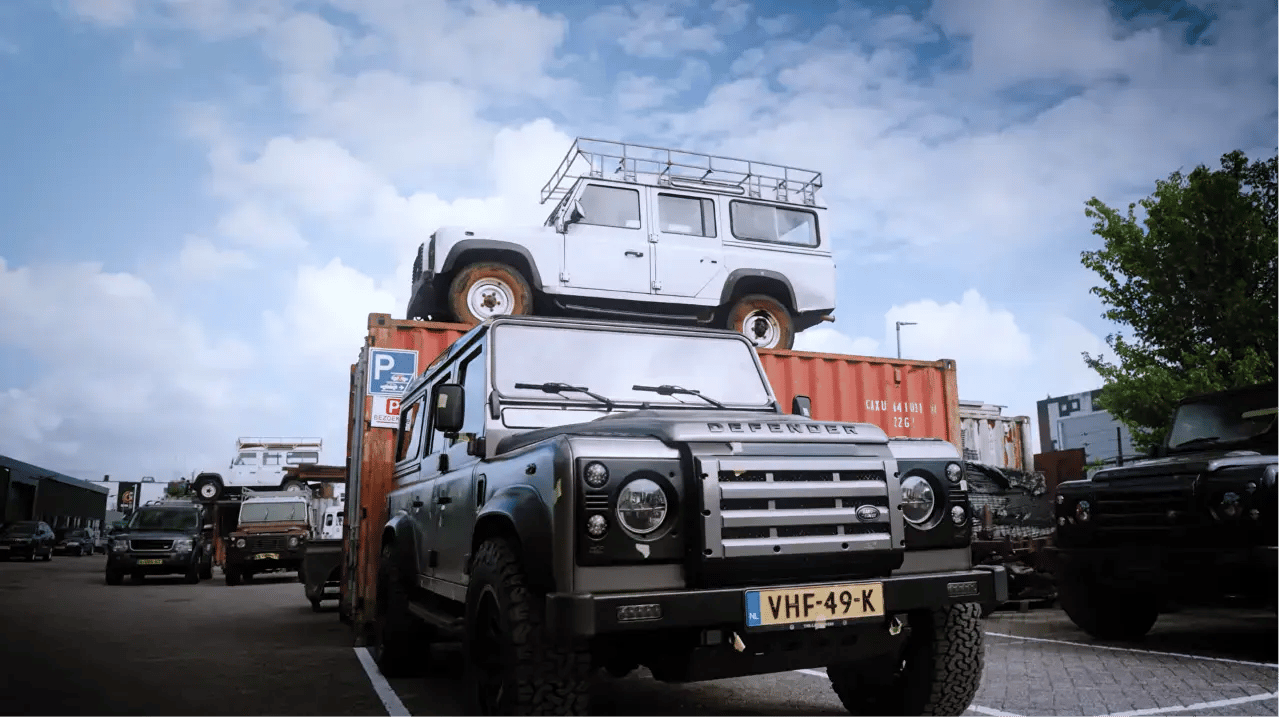 Cars in The Landrovers