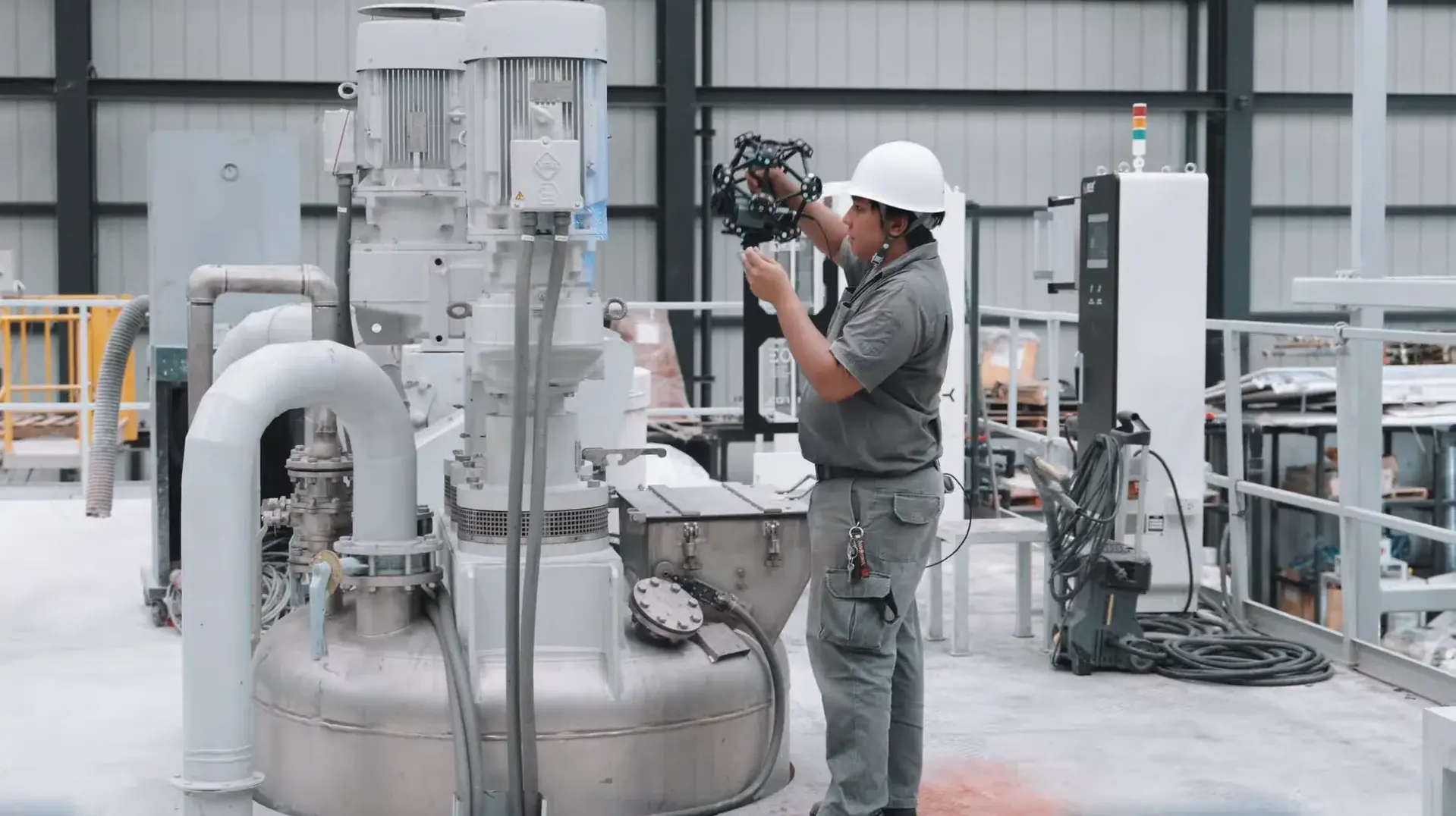 3D scanning a mold and customized equipement using FreeScan Trak ProW