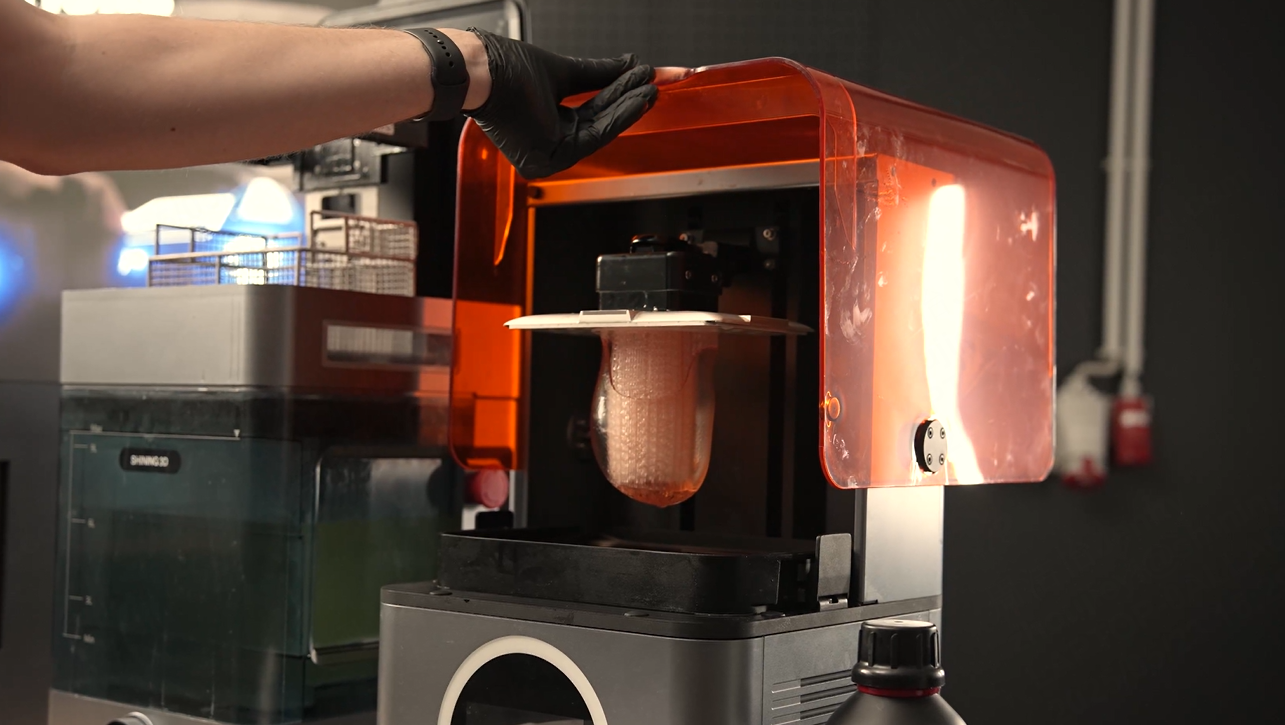 The socket is 3D printed with the AccuFab L4K The socket is 3D printed with the AccuFab L4K